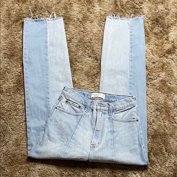 Abercrombie & Fitch Denim - Abercrombie & Fitch The Ankle‎ Straight Leg High Rise Light Wash Jean